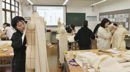 創(chuàng)意與技藝的交織 2019“VGRASS·東華杯”第13屆立裁大賽引領服裝設計新風尚